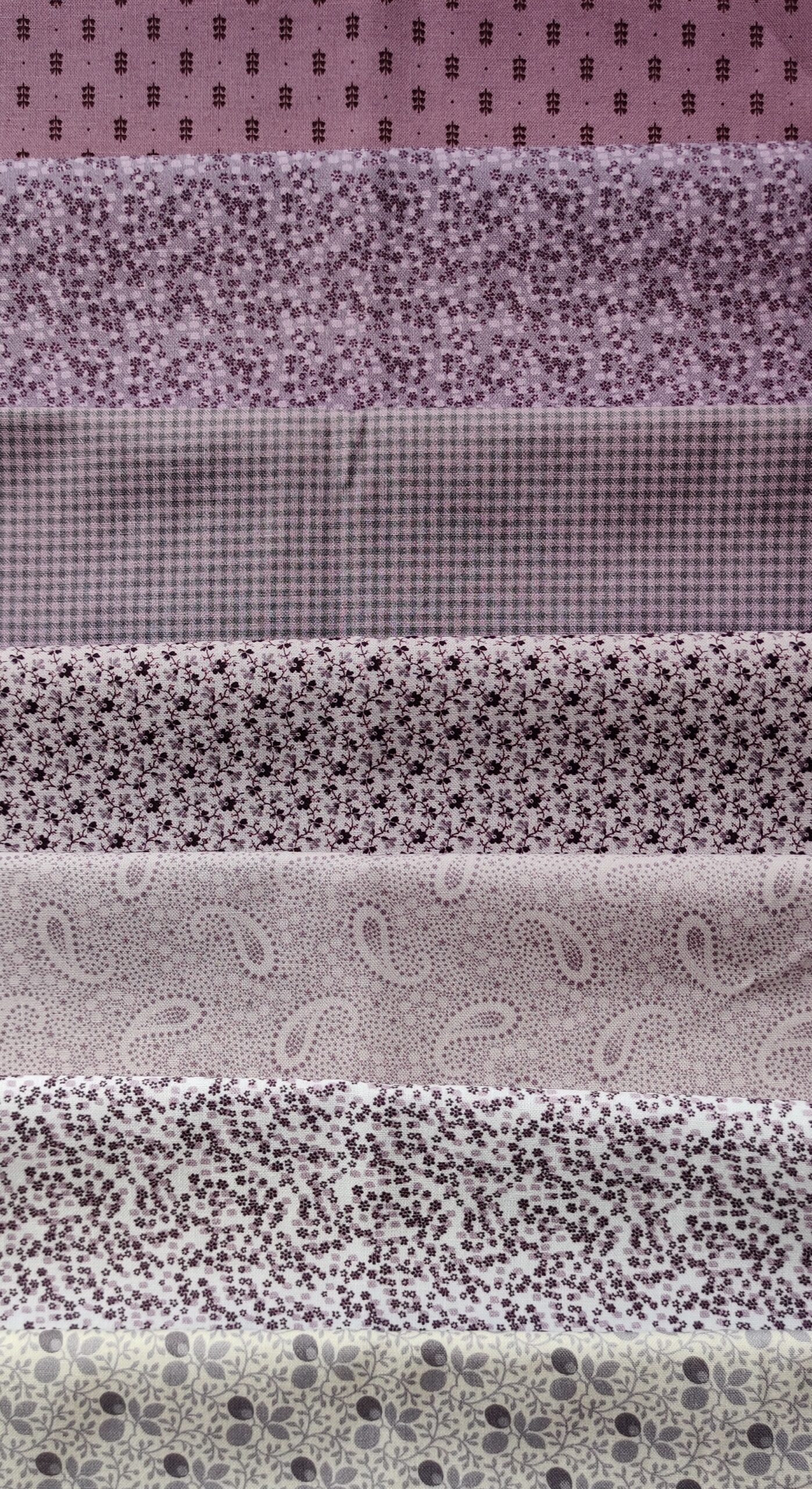 stoffenpakket met 7 fat quarters / paars